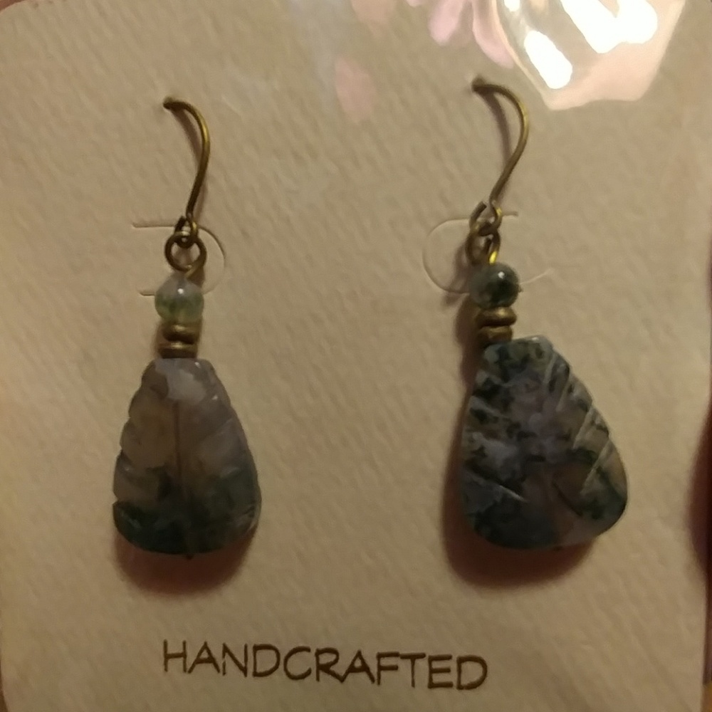 🎈 3 for $30💄Moss Agate carved earrings